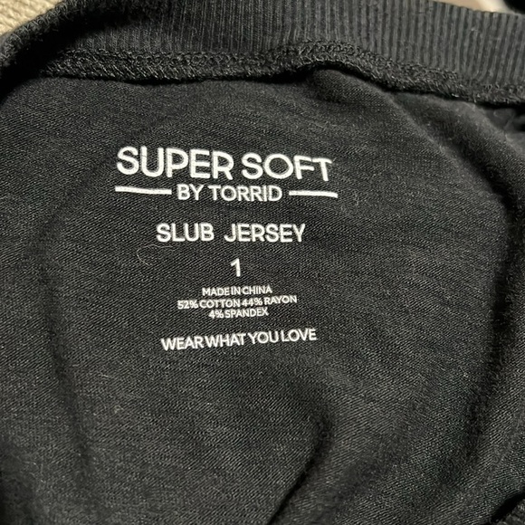 Torrid Muerte Classic Fit Super Soft Crew Neck Tank Black - Picture 4 of 4